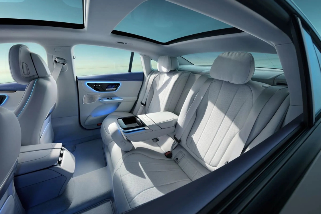 EQE 350 Mercedes Benz Veicolo elettrico 5 posti Auto elettrica ad alte prestazioni 180km/h
