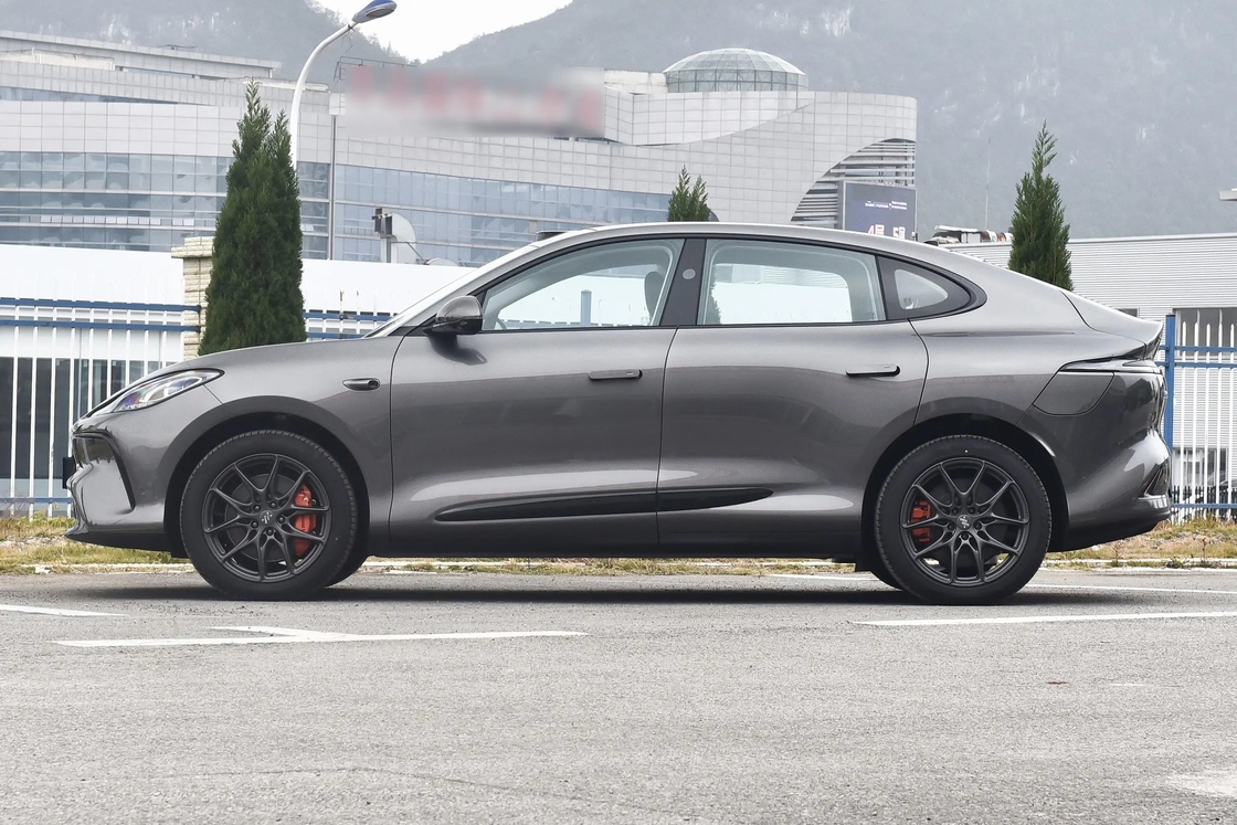 5 posti IM Auto elettrica a trazione integrale Zhiji LS6 SUV medio e grande