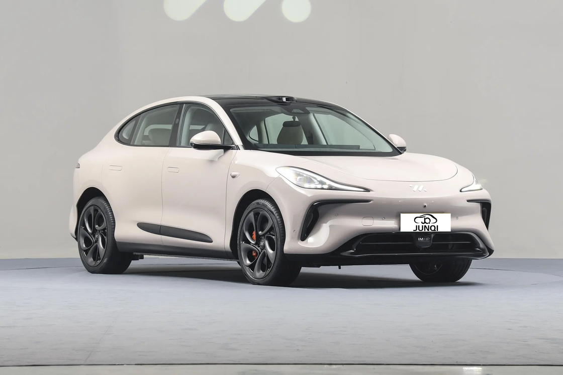 Zhiji IM Electric Car LS6 Sport 4 porte 5 sedili SUV 760km Long Range New Energy Vehicle EV Car Per Adulti