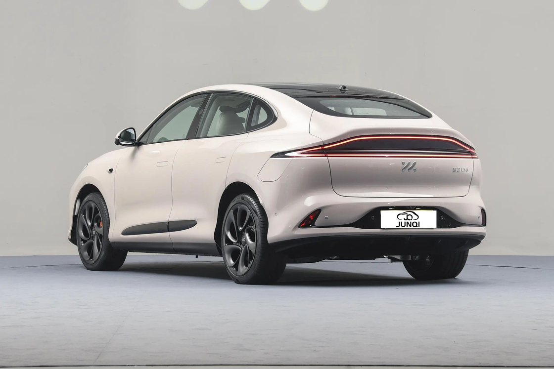 Zhiji LS62023 Max Ultra-Long Range Edition IM Electric Car per SUV di medie e grandi dimensioni con 760 km di autonomia elettrica pura