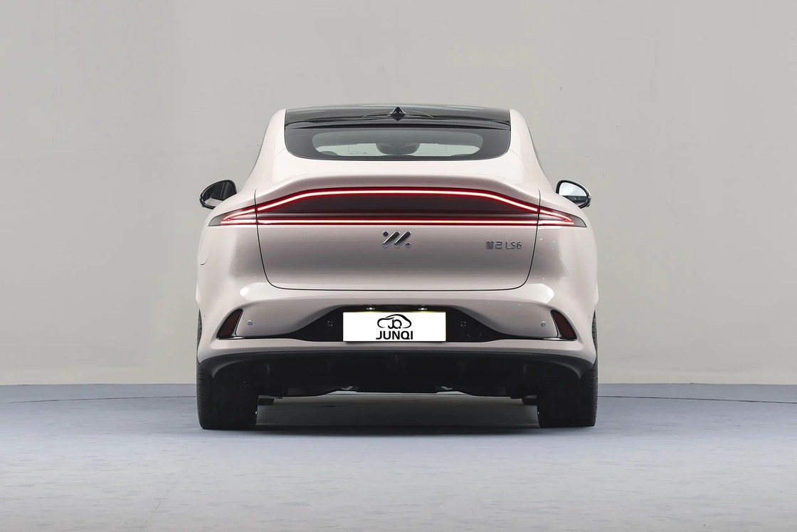 Zhiji IM Electric Car LS6 Sport 4 porte 5 sedili SUV 760km Long Range New Energy Vehicle EV Car Per Adulti