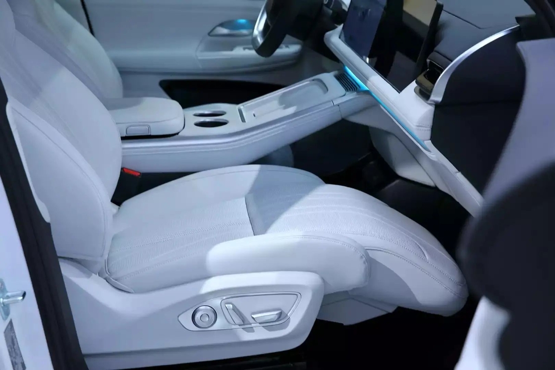 Auto elettrica da media a grande Xiaopeng 5 porte 5 posti Xpeng G9 SUV elettrico puro