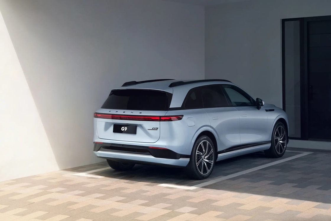 Auto elettrica da media a grande Xiaopeng 5 porte 5 posti Xpeng G9 SUV elettrico puro