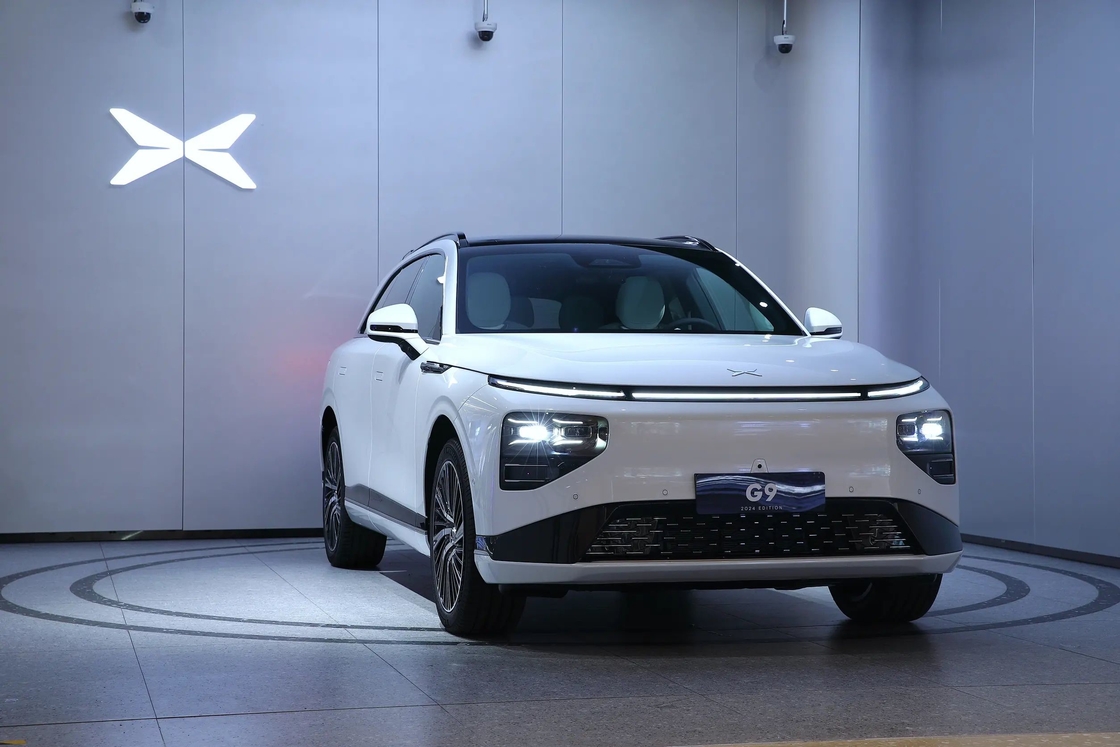 Auto elettrica da media a grande Xiaopeng 5 porte 5 posti Xpeng G9 SUV elettrico puro