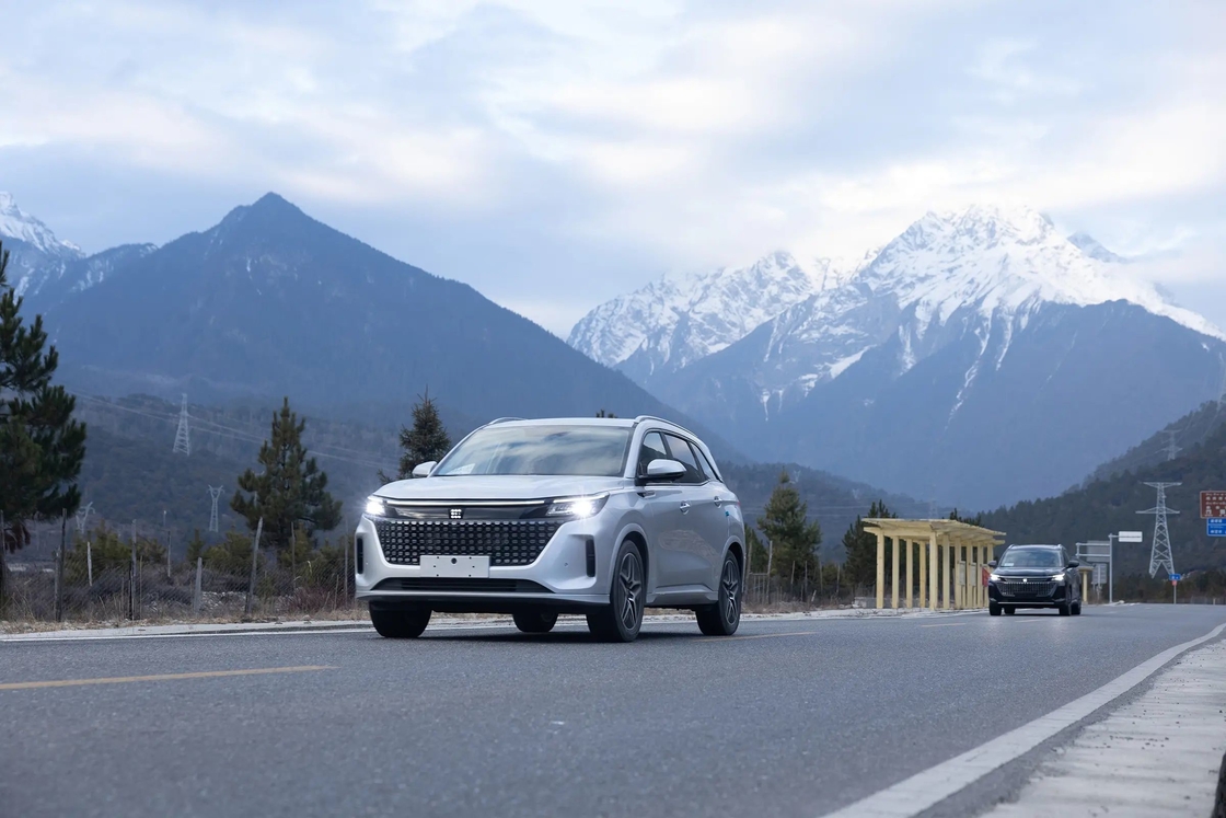 5 posti AWD Seres Auto elettrica SUV 120 cavalli e guida senza emissioni