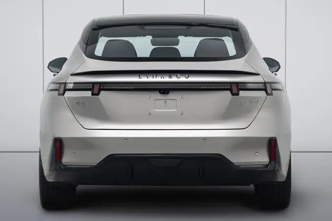 Introdurre il Lynk Co 07 La perfetta combinazione di prestazioni e sostenibilità per la vita urbana
