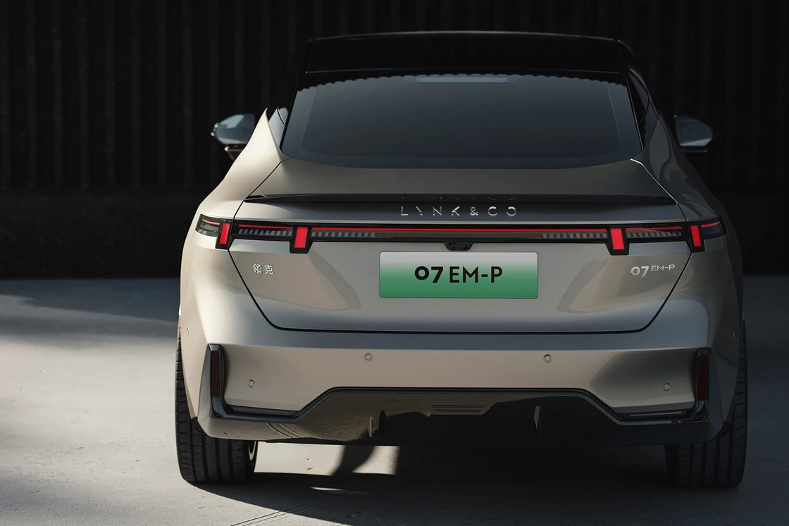 Lynk Co 07 2024 modello Em-P Batteria lunga 126 km Nuova auto versatile Soluzione di mobilità sostenibile per i consumatori urbani