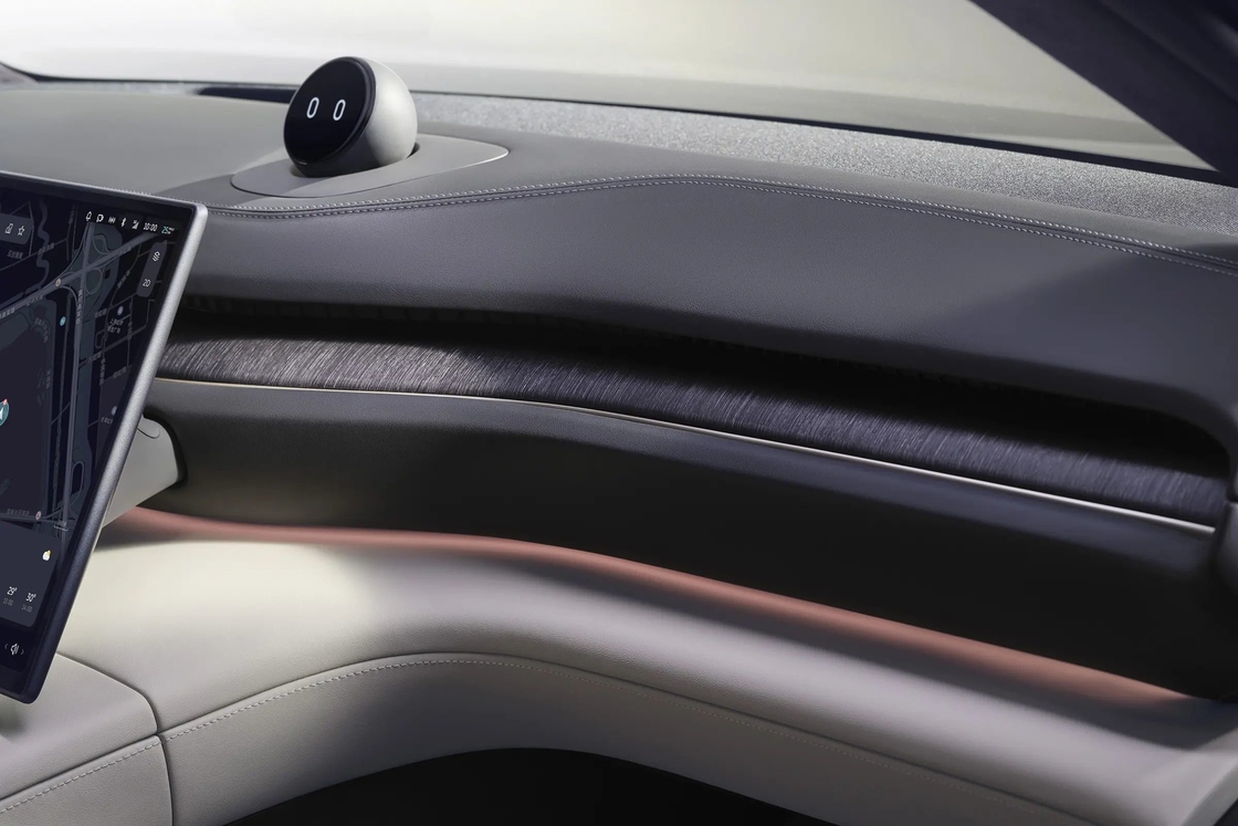 Auto elettrica ES6 NIO di medie dimensioni con trazione integrale Intelligente