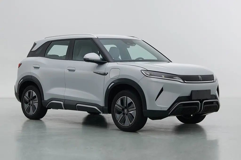 Scopri la potenza di BYD Yuan Up Electric Car Yuan UP per la vita urbana