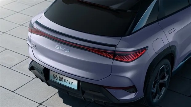 Auto elettrica BYD di lusso a sinistra BYD Sea Lion 07 EV ricarica veloce 0,42 ore