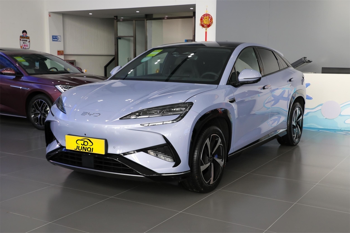 Auto elettrica BYD di lusso a sinistra BYD Sea Lion 07 EV ricarica veloce 0,42 ore
