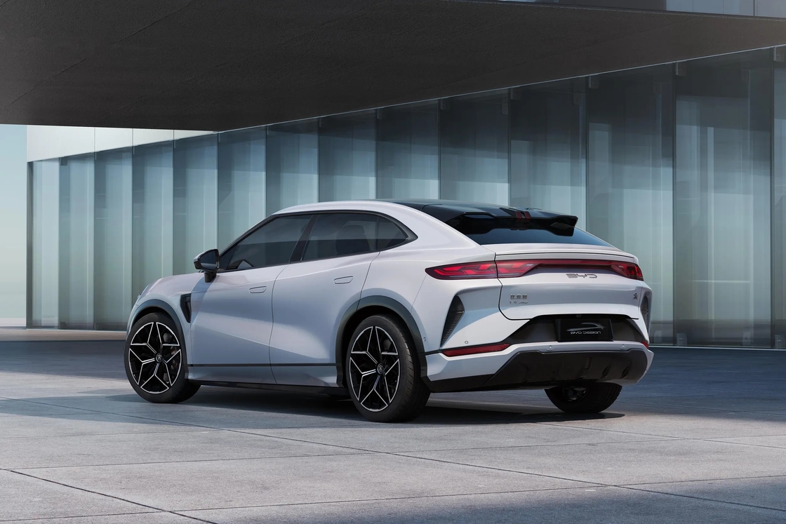 BYD Song L EV Champion 662km Long Range 4WD Byd Car Electric Performance Spazioso 5 porte 5 posti SUV Veicolo a nuova energia