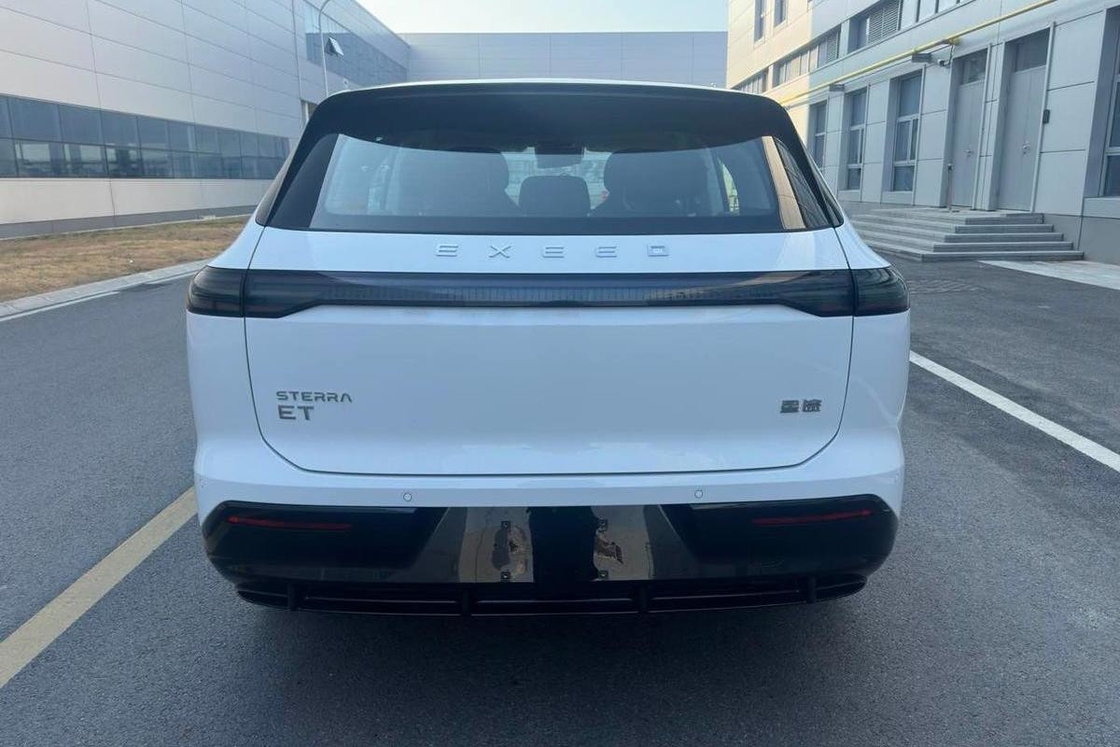 EXEED ET Chery SUV elettrico con 520Km su una sola carica 200km/h velocità massima
