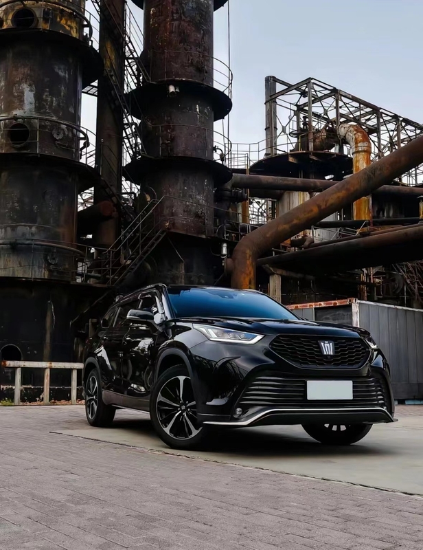 Sedana Tipo Ibrido Toyota Auto elettrica 4 porte 5 posti Toyota Crown Land Release