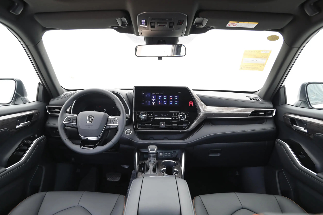 Toyota Crown Land Release Lufang Auto elettrica a quattro ruote EV 155 mph Velocità massima