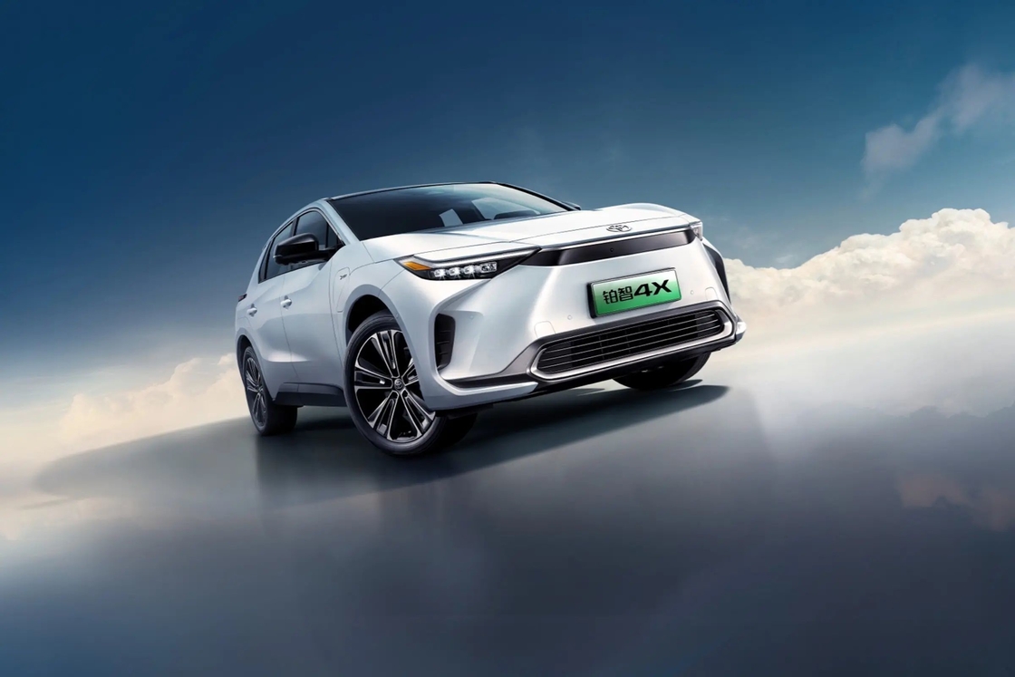 120 mph FWD Toyota Bz4x Electric Car Hatchback SUV di medie dimensioni Pure Electric 204 HP