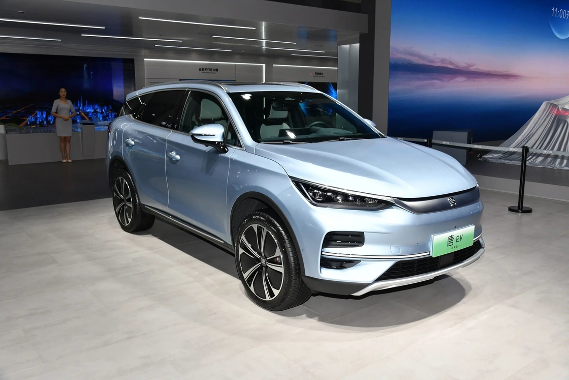Luxury BYD Tang Electric Car EV 185Km/H Left Drive Plug In Hybrid SUV