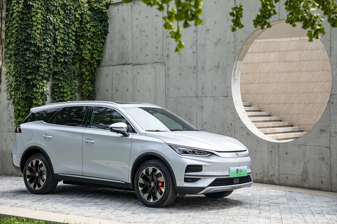 5 posti BYD Tang Veicoli elettrici EV per i pendolari in città e i viaggi a lunga distanza