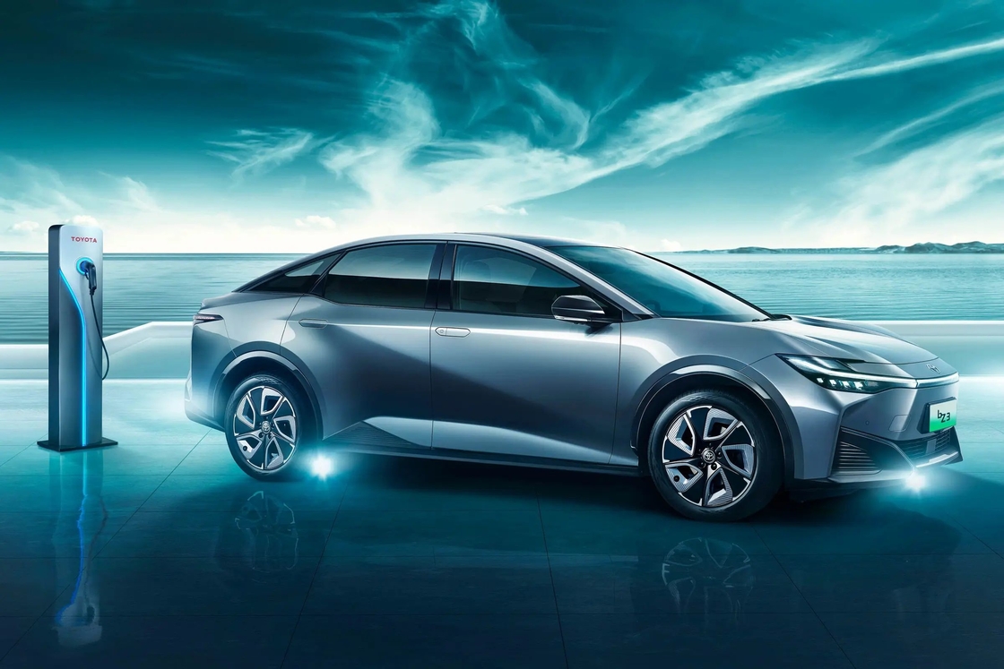 BZ3 Toyota Veicoli elettrici 4 porte 5 posti berlina Single Speed Direct Drive
