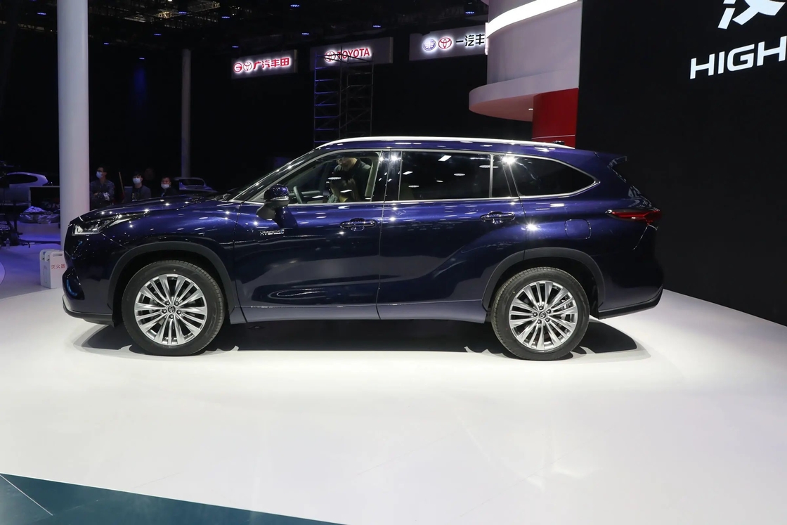 Toyota Cross Car SUV di medie dimensioni Hybrid 2.5L 7 posti Hanlanda 2.5L Elite Version