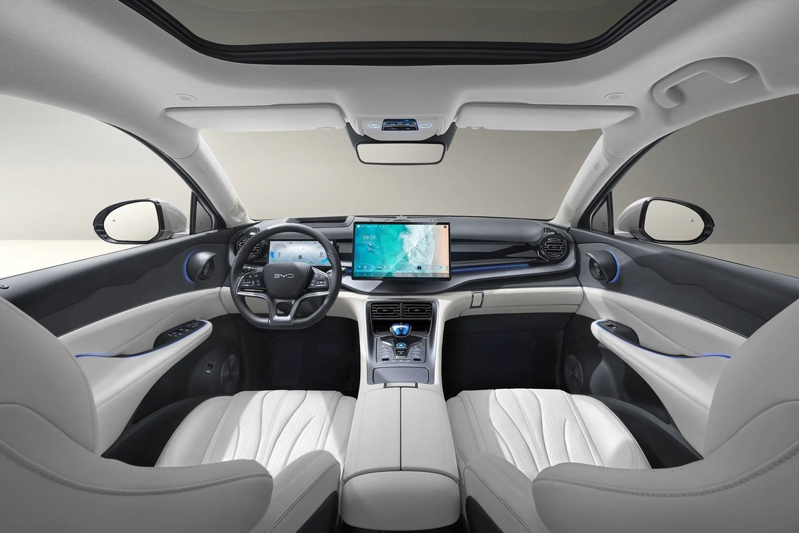 BYD Electric Car Frigate 07 Glory Edition Disegno esagonale Conchiglia Bianco Colore interno