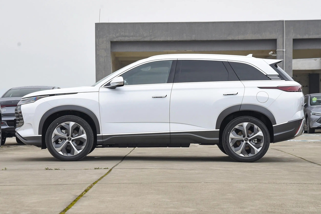 New Energy BYD Electric Car BYD Fregata 07 Dm-I EV Auto SUV