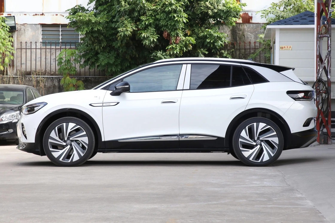 VW Volkswagen ID 4 SUV elettrico 160 km/h per uno stile di vita sostenibile e moderno