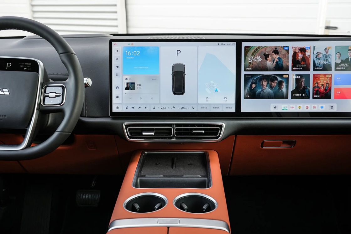 Configurazioni di fascia alta Auto elettrica Lixiang Ideal L7 con frigorifero e TV LCD