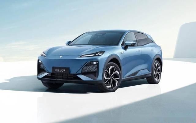 High Performance FWD Changan Electric Car Deep Bule 07 SUV di medie dimensioni