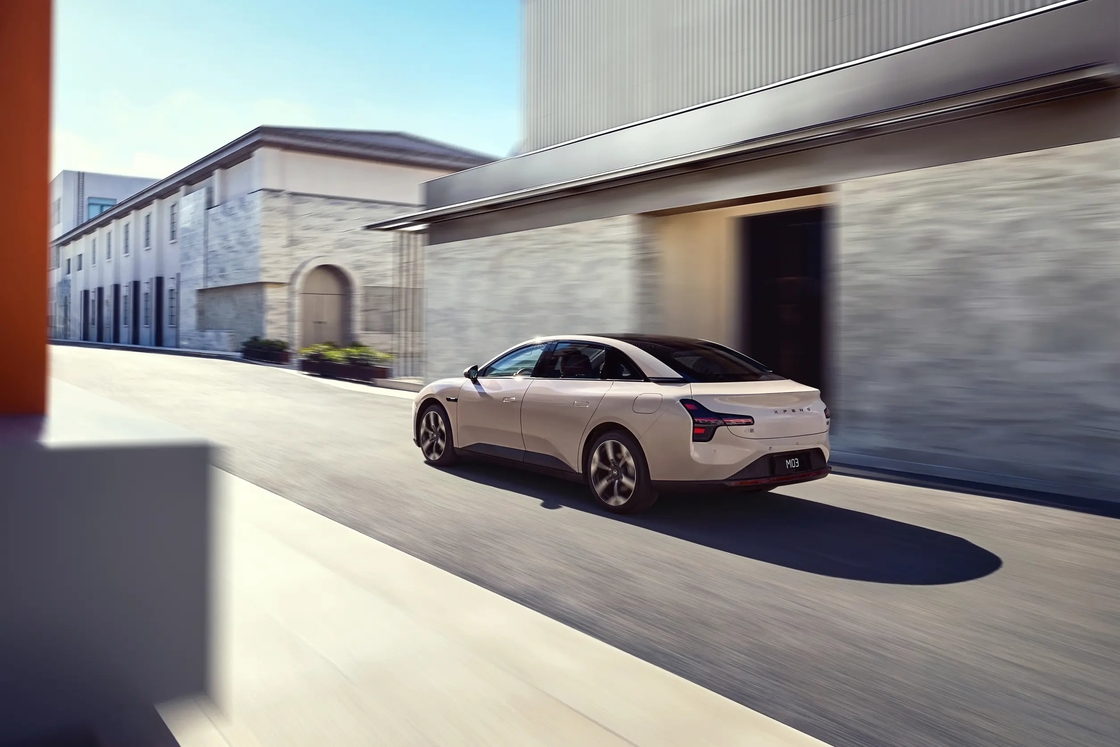 Carro elettrico Xiaopeng con caratteristiche di sicurezza avanzate per una guida senza preoccupazioni