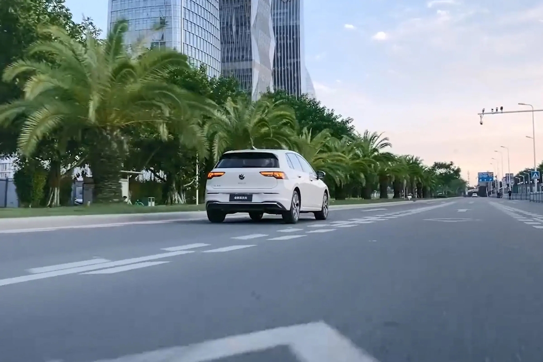2024 Vendita alta Auto elettrica VW Golf 160km/h Veicoli a nuova energia SUV Fabbrica di automobili Golf EV Veicolo elettrico Prezzo basso Auto usata