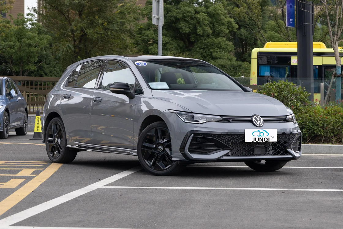 In stock Volkswagen Golf GTI 280TSI DSG Pro R-Line Auto a benzina Compatta berlina Nuova generazione VW Golf 2024 Veicolo energetico