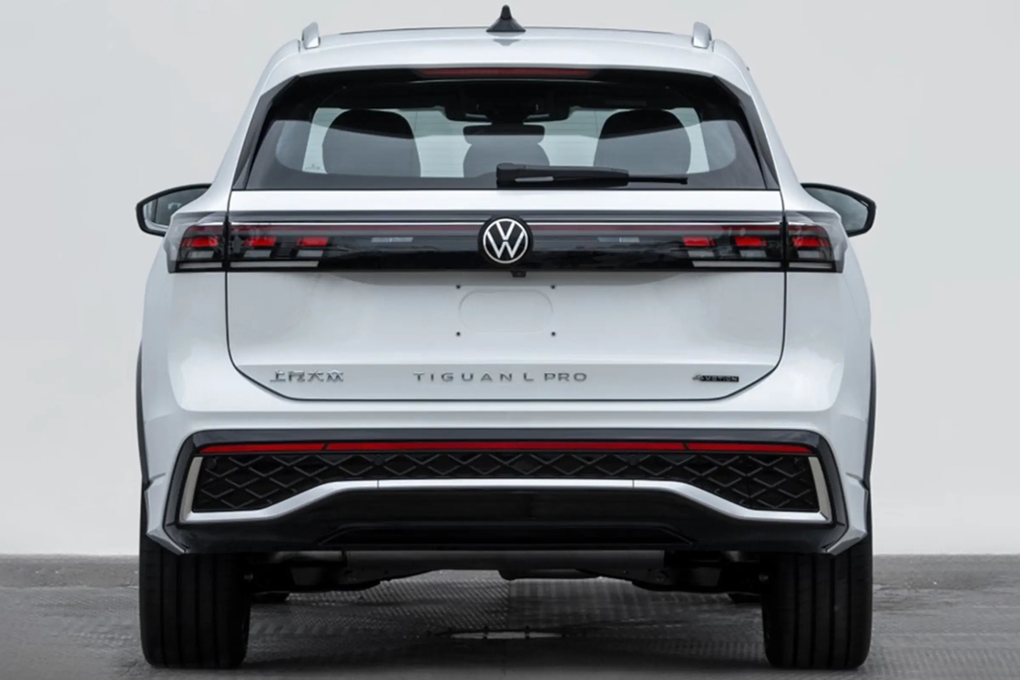 Volkswagen Benzina Tiguan L 2024 Outstanding Model 300TSI 2WD Longteng Edition Grande dimensione e potente atmosfera