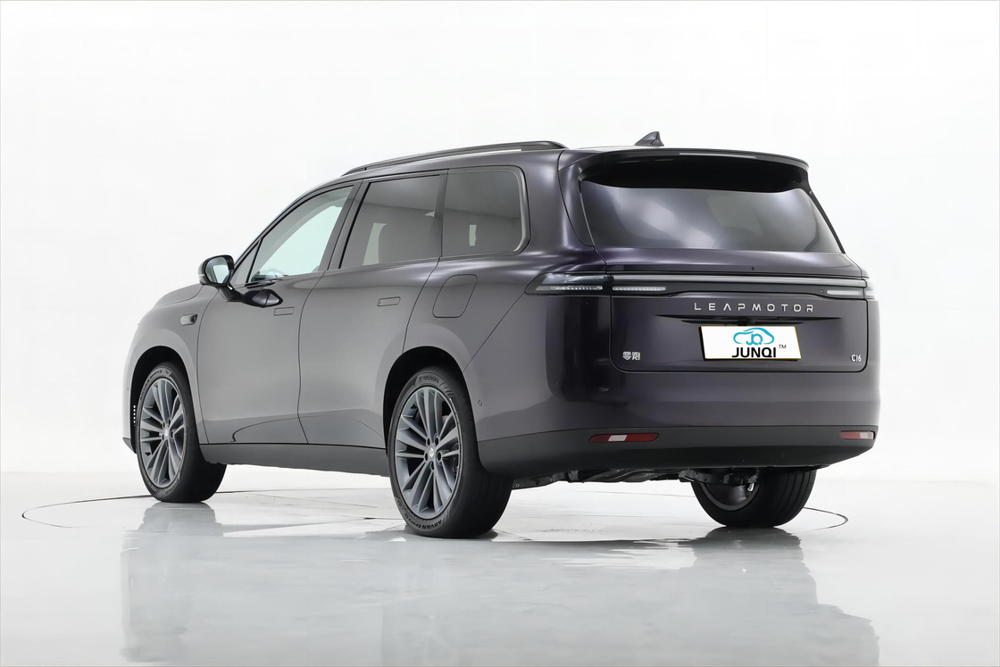 2024 Leapmotor C16: SUV elettrico avanzato con potenza di 200 kW, 5 porte, 6 posti, autonomia estesa di 400 km