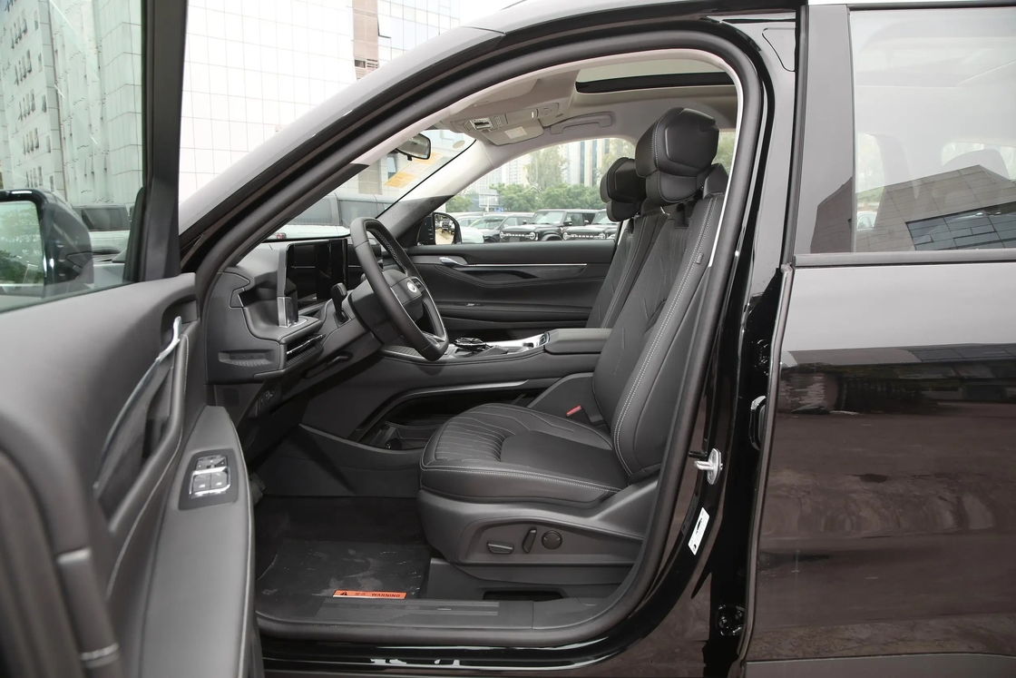 Changan FORD -2024 Ruijie L 2.0T EcoBoost due ruote a trazione sette posti Modello elegante